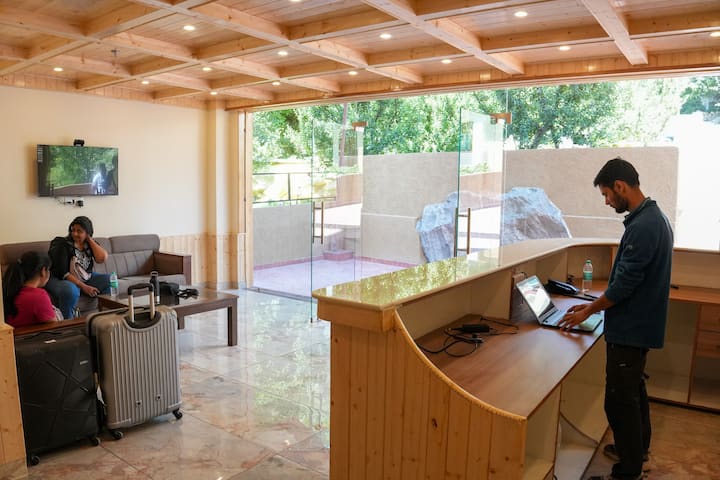 Kudrat Holiday Manali With Best View Of Manali - Manali