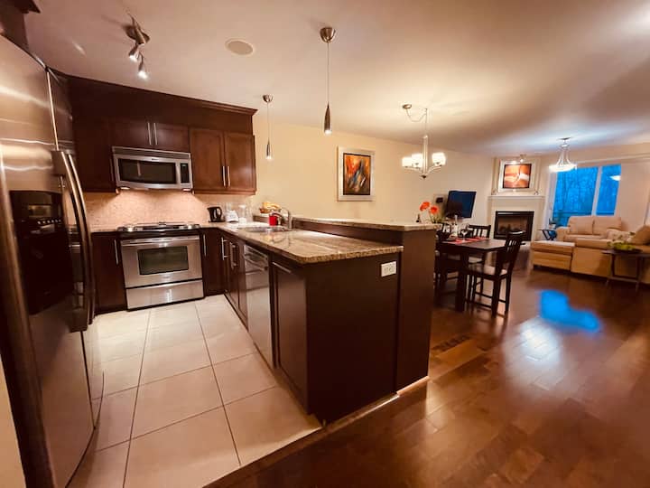 Quiet 2br Condo · Free Parking · 30 Min Montreal - Mirabel