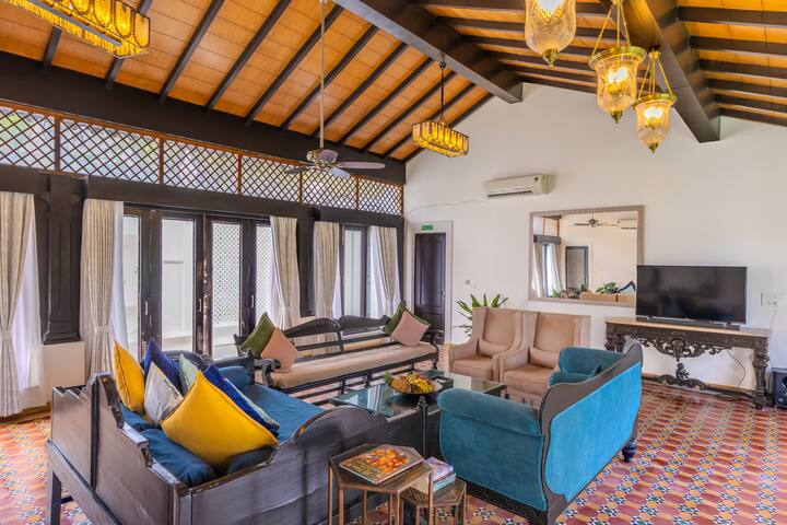Living room image 8