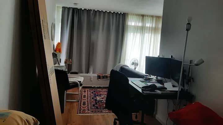 Cozy And Spacious Apartment With Elbe River View - Hamburg Airport (HAM)