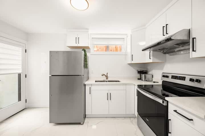 Sleek Vancouver Hideaway Near Yvr - Richmond