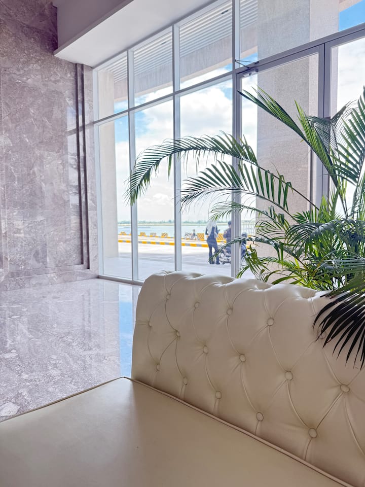 Luxus-apartment In Diamond Bay Garden 15fl - Phnom Penh