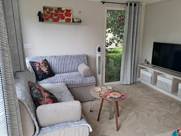 Mobil Home Dans Camping Fleuri - Trégunc
