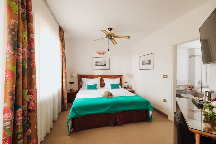 Classic Balcony Room With Partial Sea View - Portorož