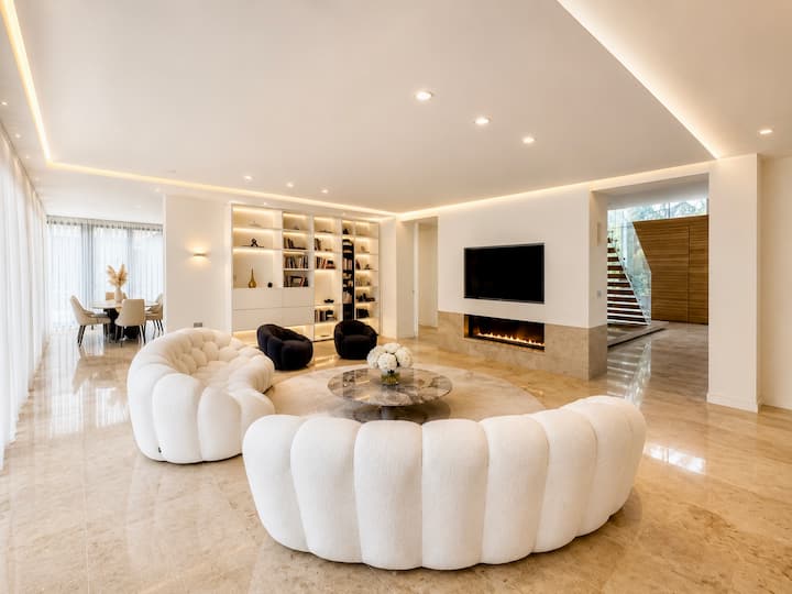 Exclusive Home With Pool & Spa, In Prestbury! - Macclesfield