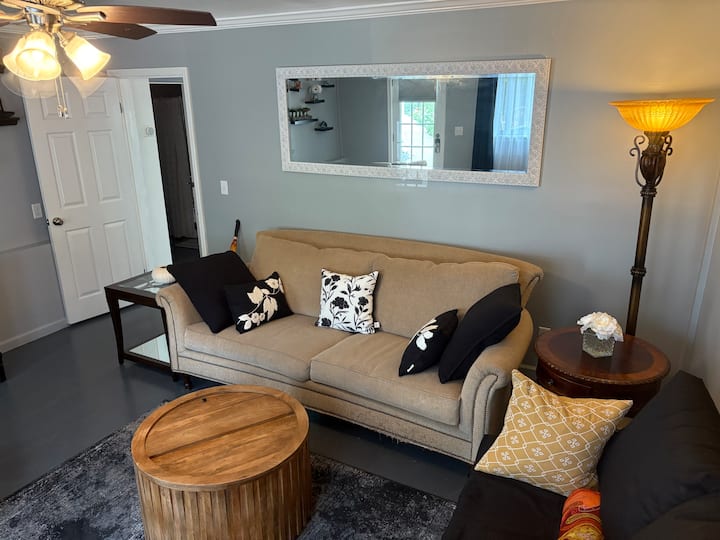 The Cozy.  Newly Renovated!  7m To Gas S. Private. - Johns Creek, GA