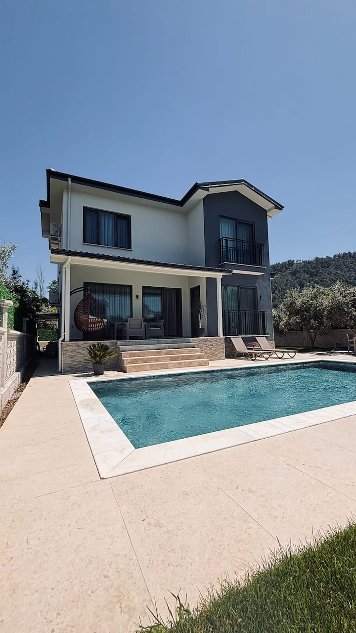 Villa Zeytin 
Doğa Ile Iç Içe 
Sakin Ve Konforlu - Dalaman