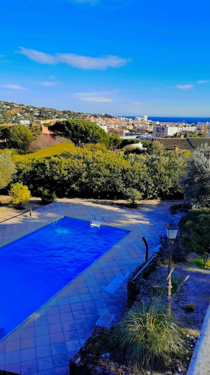 Le Provençal • Terrasse Privée • Piscine • 4 Pers - Sainte-Maxime