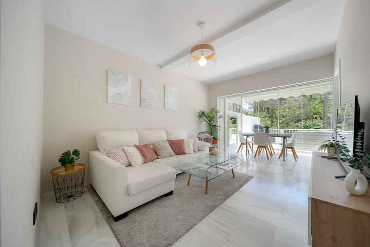 Charming Marbella 2 Bed Apartment - Marbella