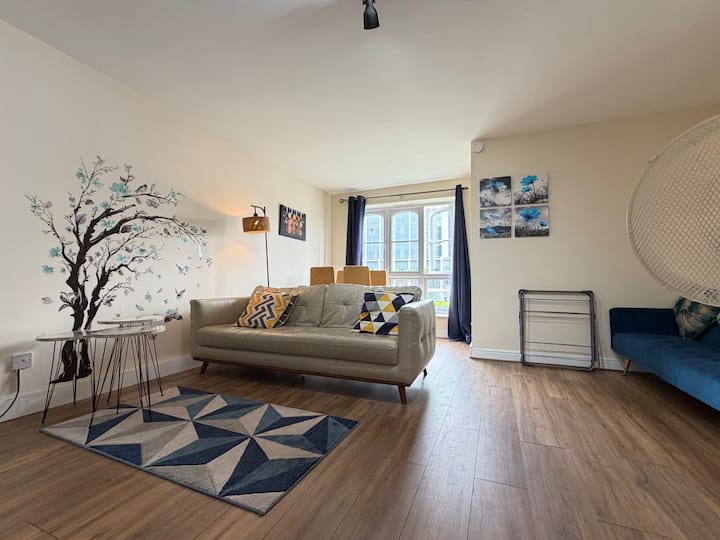 Calming 2bd Waterfront Flat With Fantastic Views - Leyton