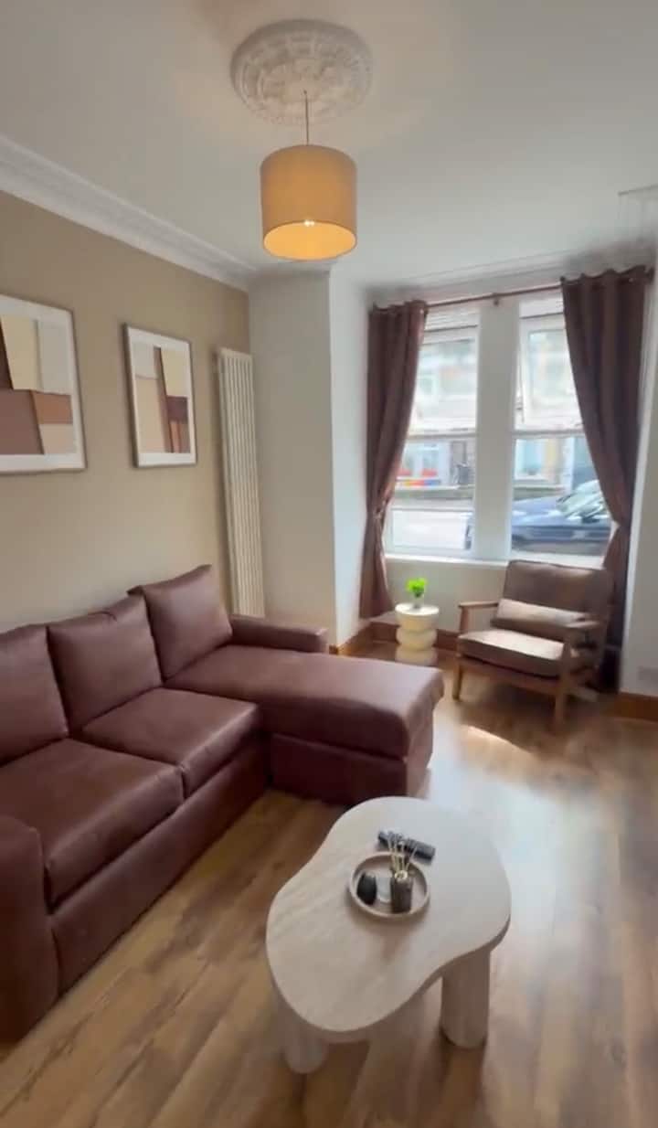 Modern 2br Cardiff House | Near City & Parking - Cardiff