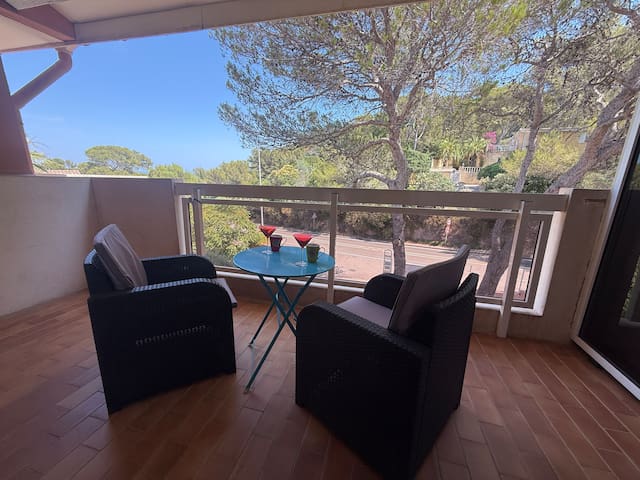 Guest favorite listing in Saint-Raphael