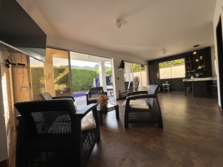 Casa Hermosa+piscina+aire Acondicionado+jacuzzi - San Jerónimo