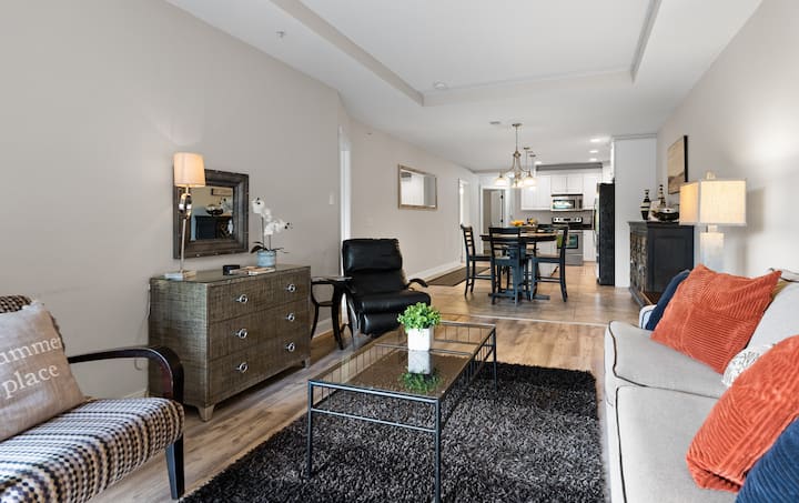 Grand Theatre Condo Downtown Grand Haven - Grand Haven, MI