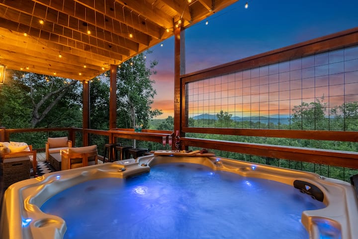 Luxe New Build | Private Pickleball + Mtn Views