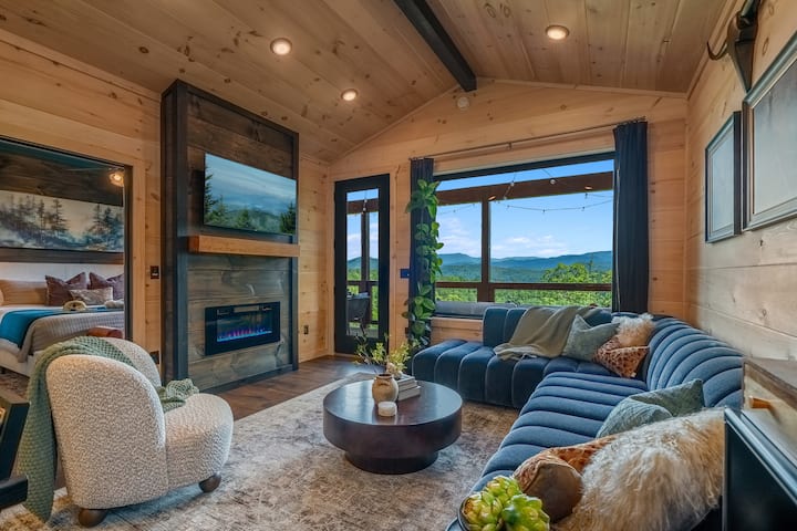 Luxe New Build | Private Pickleball + Mtn Views