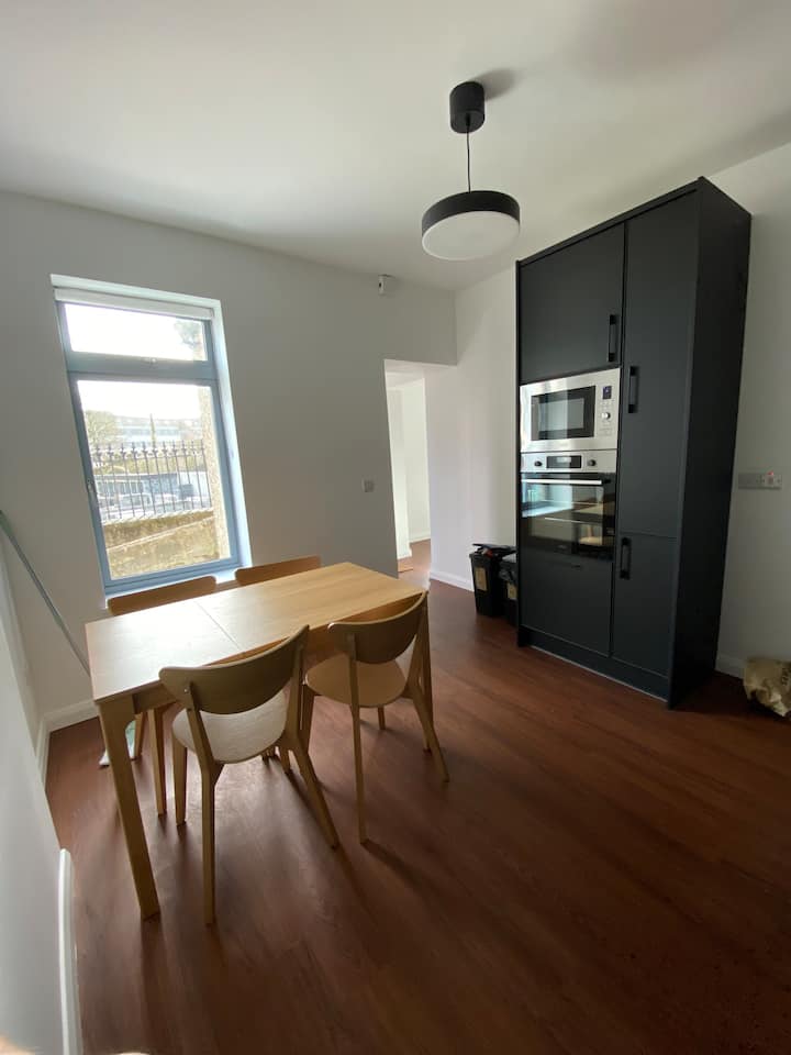 Beautifully Renovated A Rated Apartment - Galway