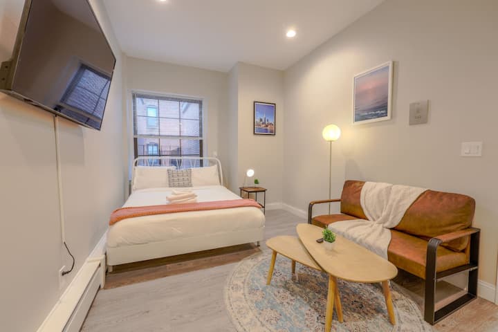 Peaceful Studio In Back Bay! - Everett, MA