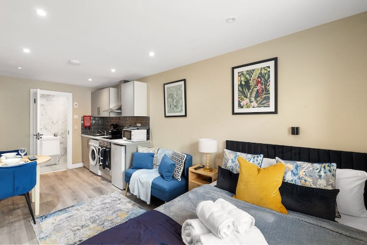 Modern Studio Retreat In Greenford - Harrow