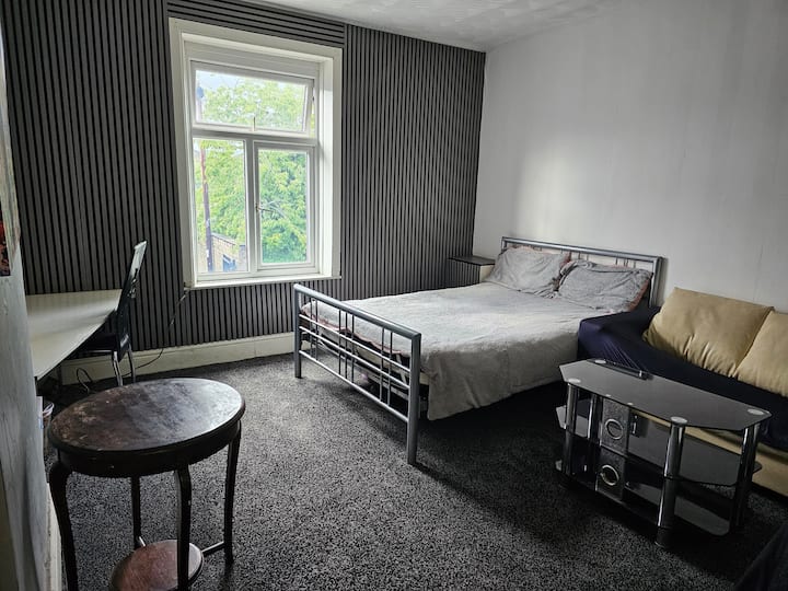 One Bedroom Flat On Briercliffe Road Burnle Bb10 - Burnley