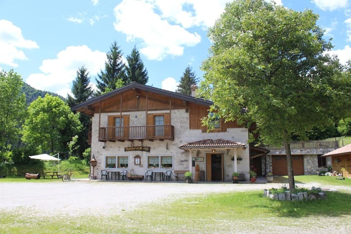 Camera Tripla In Agriturismo - Ledro
