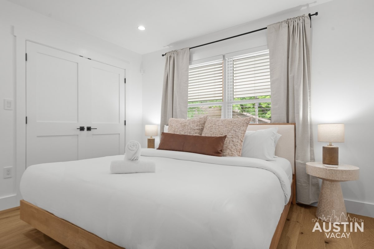 Settle In | Renovated High-End E Austin 2BR Home