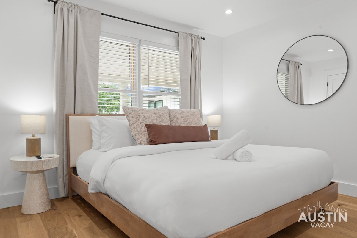 Settle In | Renovated High-End E Austin 2BR Home