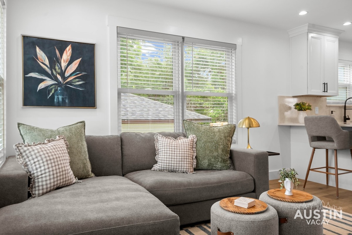 Settle In | Renovated High-End E Austin 2BR Home