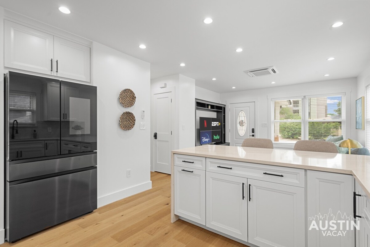 Settle In | Renovated High-End E Austin 2BR Home