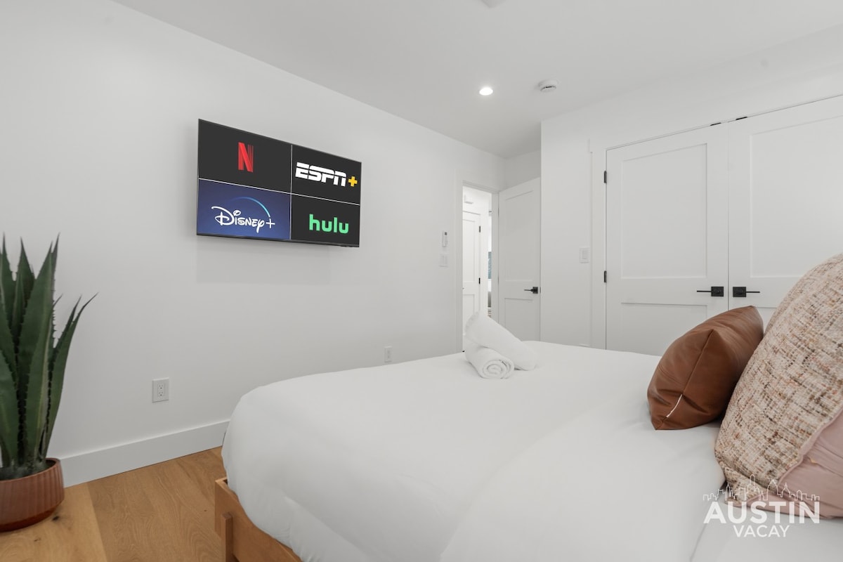 Settle In | Renovated High-End E Austin 2BR Home
