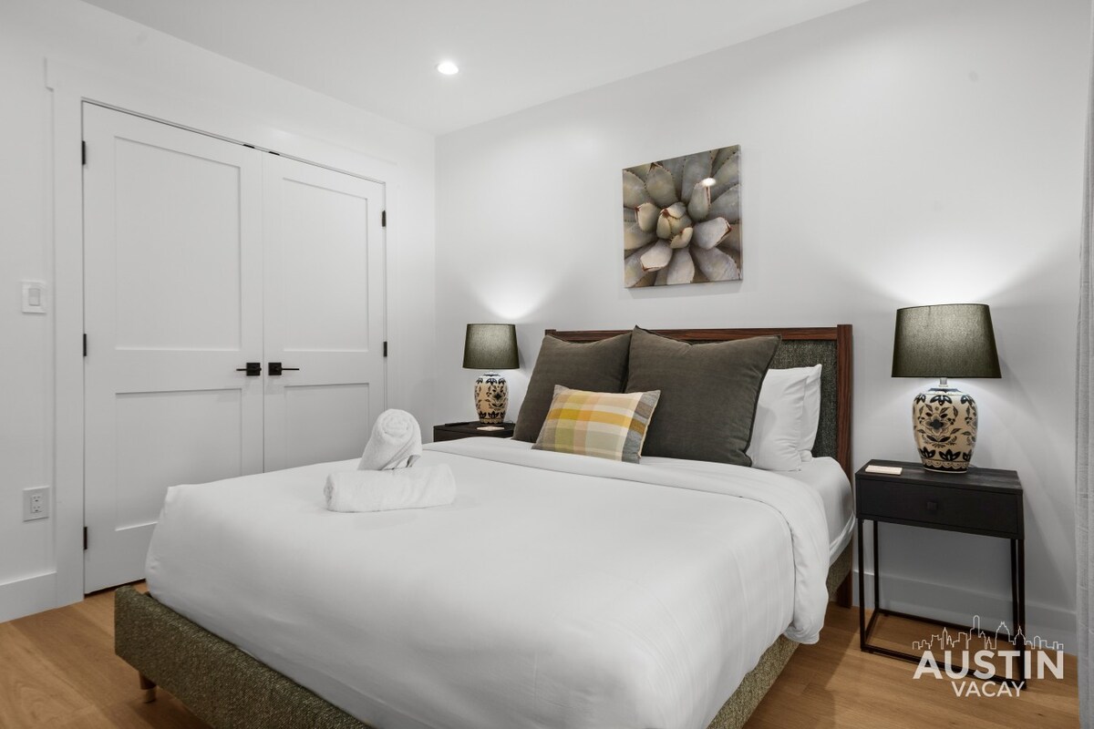 Settle In | Renovated High-End E Austin 2BR Home