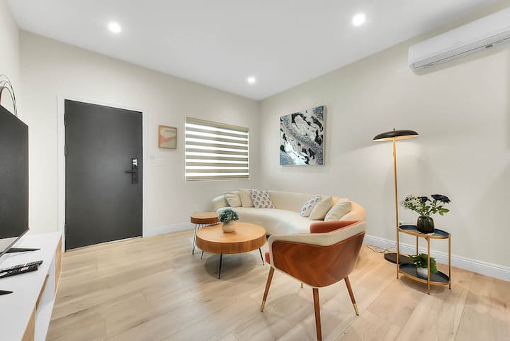 Newly Renovated 4br/3ba Home Near La & Disney - West Covina, CA