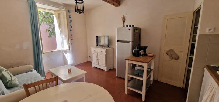 Maison Provençale Au Cœur Du Village Médiéval - Le Lavandou