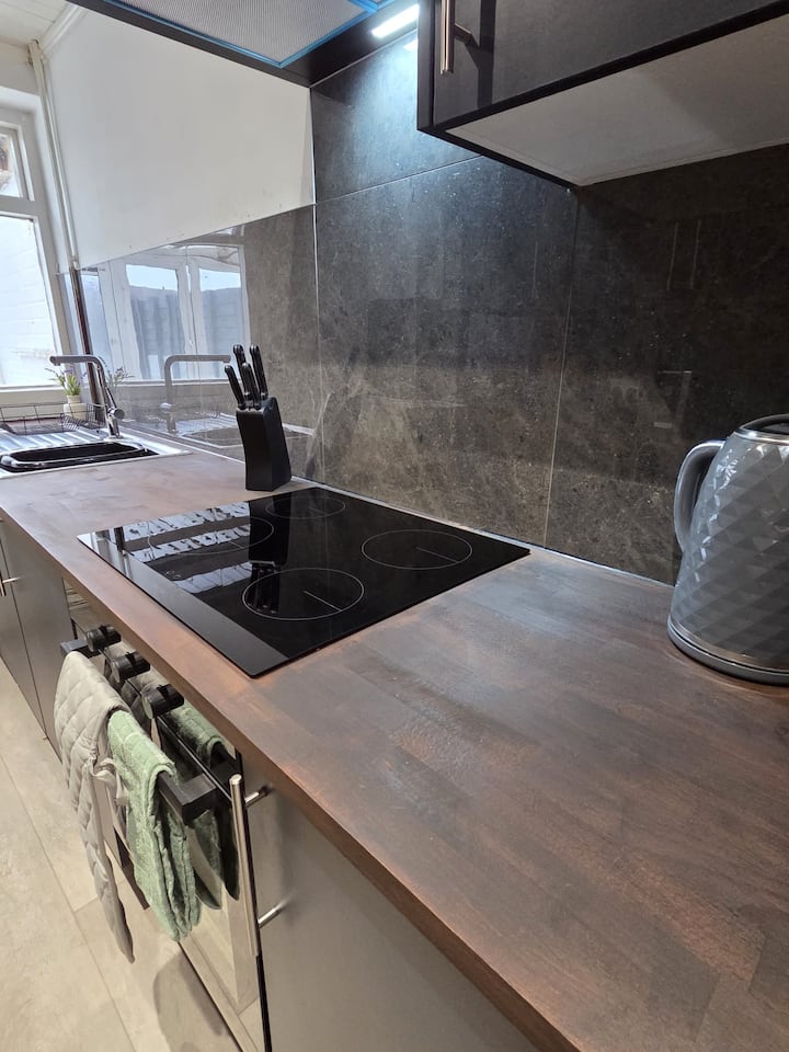 Thornhill Suit | 
Contractor | Digstop - Northampton