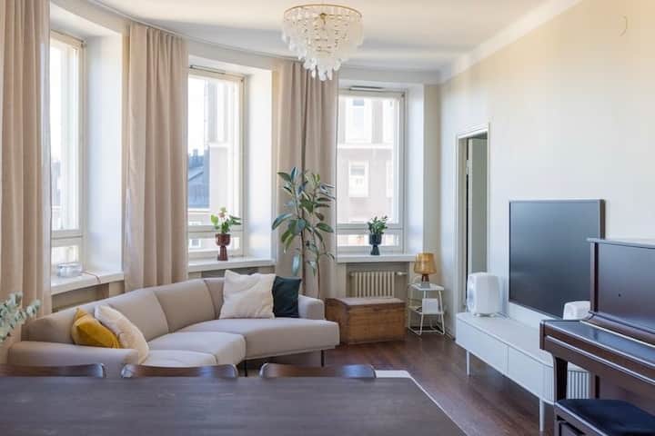 Bright City Centre Penthouse, 82 M² - Helsinki