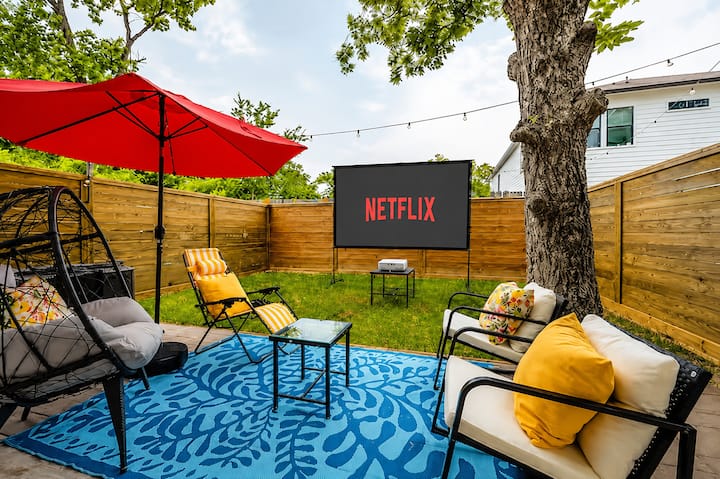Private Hot Tub | Karaoke | Near Nrg & Tmc - Houston, TX