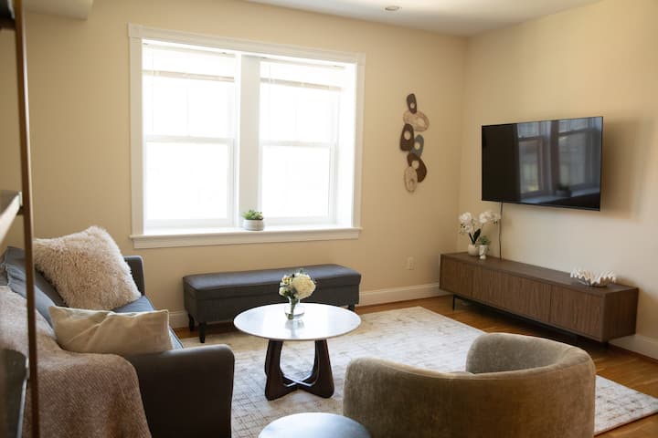 Designer 2br In Wooster Sq • Walk To Yale & Pepe's - New Haven, CT