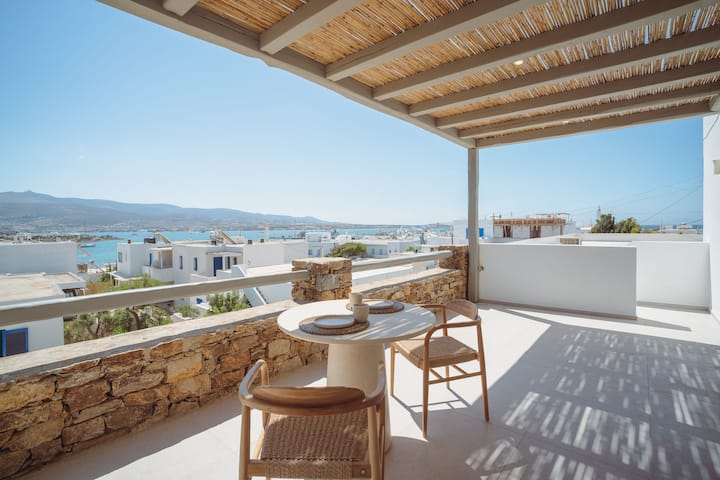 Sun
5 Elements
Agapi's Houses - Antiparos