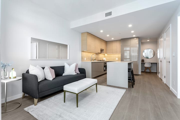 New 1 Bed | Parking+ac+gym+pools | Gilmore Train - Burnaby