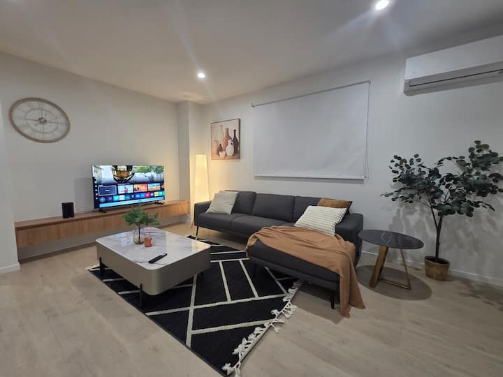 Brand New !
Ausora Executive Stay-lakkari 7c - Brisbane