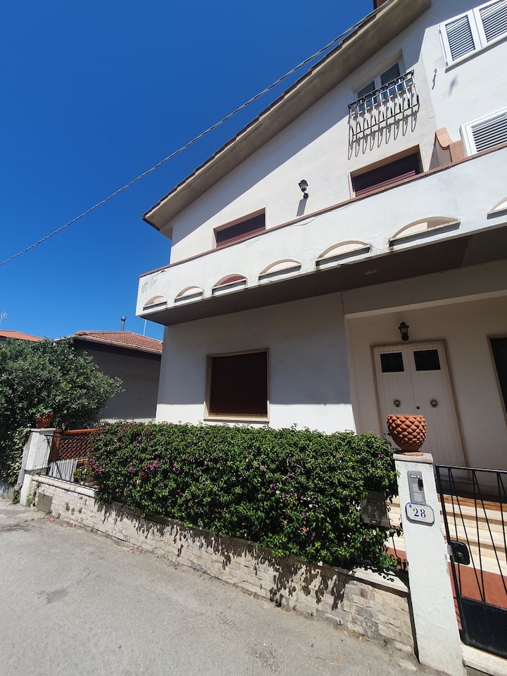 Casa Indipendente Su Tre Lati. - Rosignano Marittimo