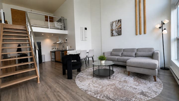 Stylish Loft W/ Soaring Ceilings In Downtown - Vancouver