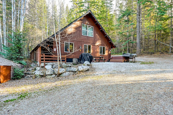 Group Escape W/ Hot Tub, 18 Mi To Bavarian Village - Lake Wenatchee, WA