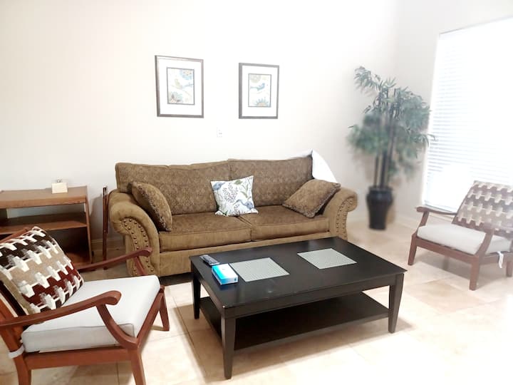 Spacious Home With Multiple Living Areas - Round Rock, TX