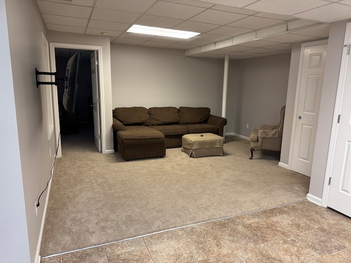 Basement Apartment That Sleeps 4 - Hickory, NC