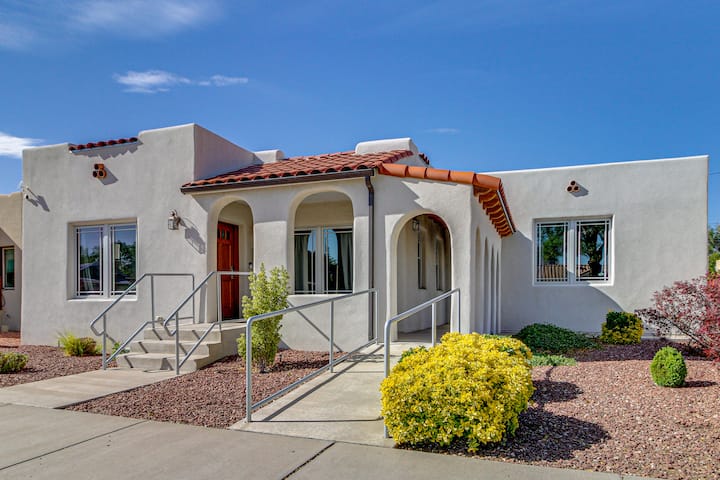Walkable Home W/ Office In Downtown Albuquerque! - Albuquerque