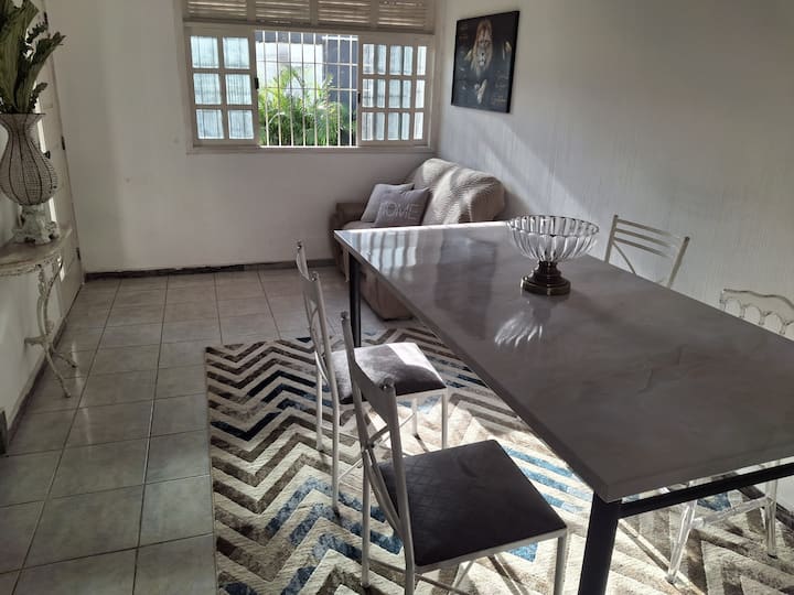 Casa  Com 2 Quartos  Proximo A Praia  Campista - Macaé