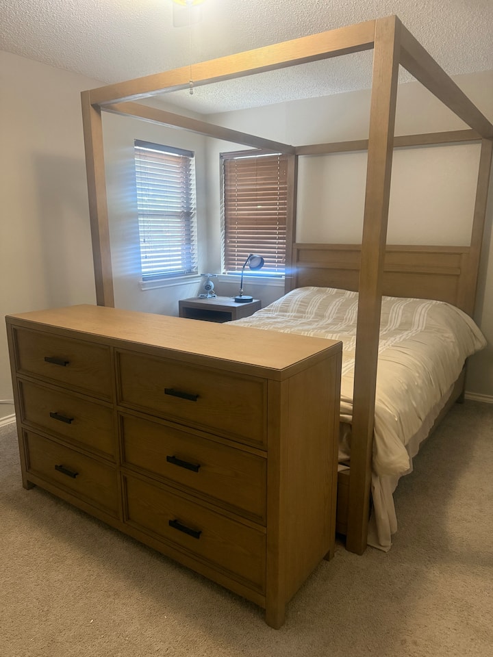 Cozy Friendly House With Hot Tub In Rowlett - Rowlett, TX