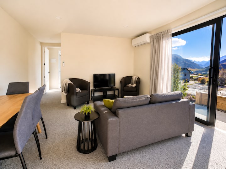 Sunny Hanley’s Farm Retreat | Full Kitchen - The Remarkables Ski Area