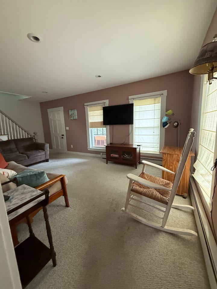 Room For Rent, Downtown Concord! Room 3 - Concord, NH